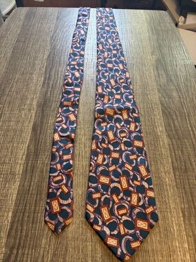 Men's Patterned Silk Tie in Navy and Burgundy